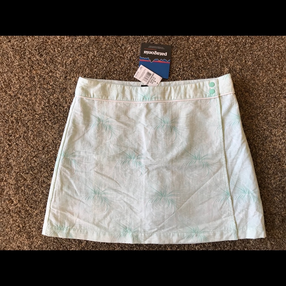 2-in-1 !! Patagonia Button Out Boardie 2-pc Skort